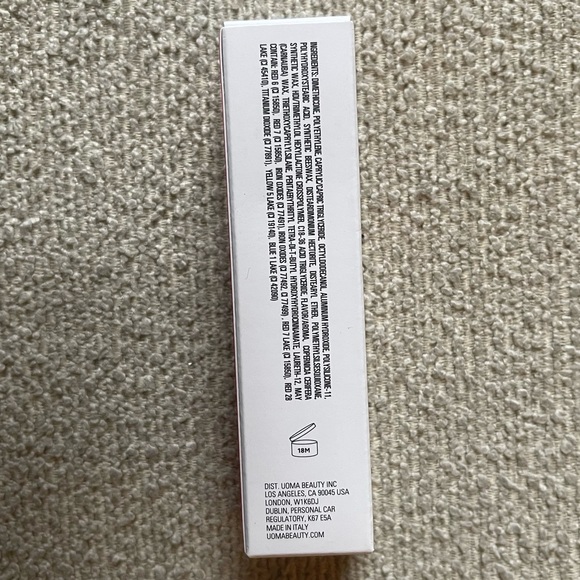 UOMA Beauty Badass Icon Matte Lipstick in Diana - Picture 14 of 15